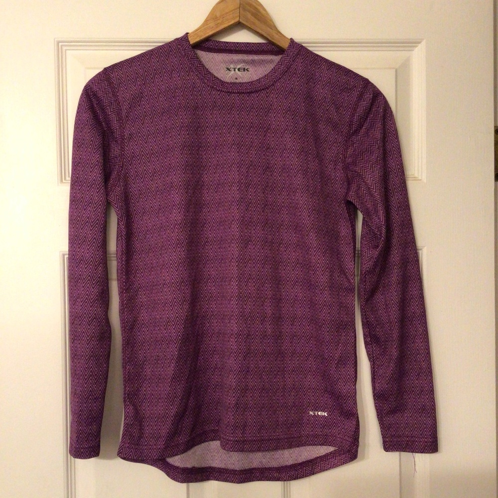XTek athletic top size m would fit a small